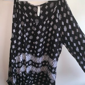 Elan cold shoulder top